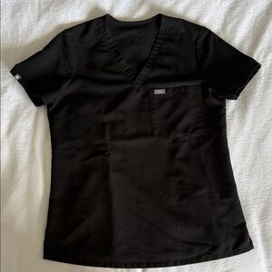 Figs Women's Short Sleeve V-Neck Scrub Top in Black